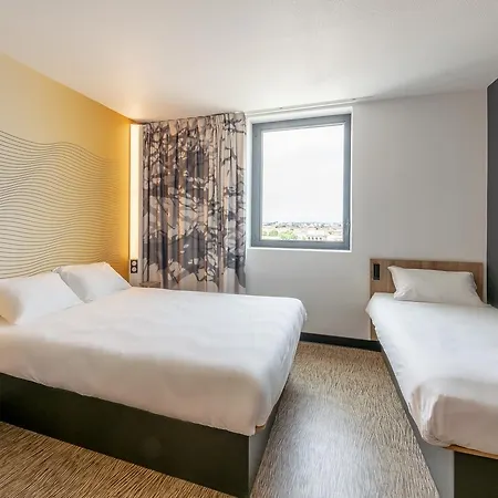 Centre Gare Saint-jean Hotel