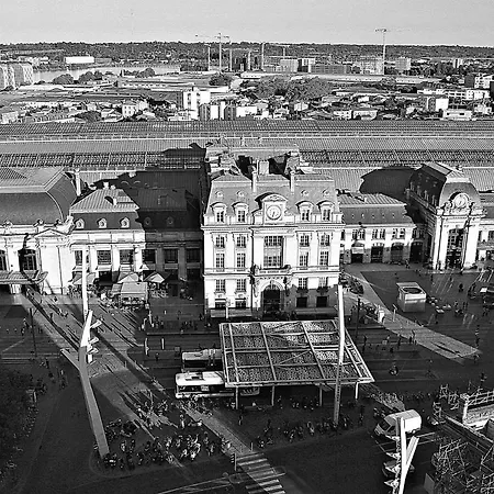 Centre Gare Saint-jean מלון