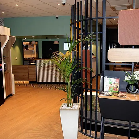 Centre Gare Saint-jean מלון 3*