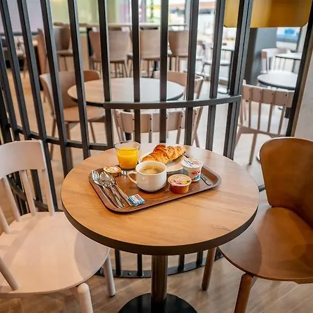 Centre Gare Saint-jean מלון 3*